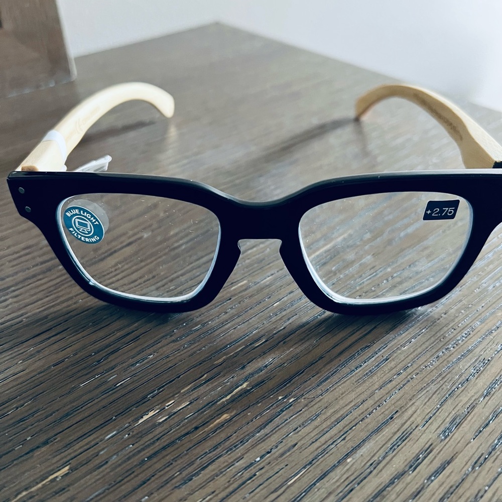 Brand new Peepers 2.75 black and beige . Super nice glasses very stylish!